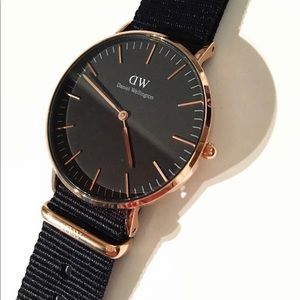 Daniel Wellington 40mm Watch -like new